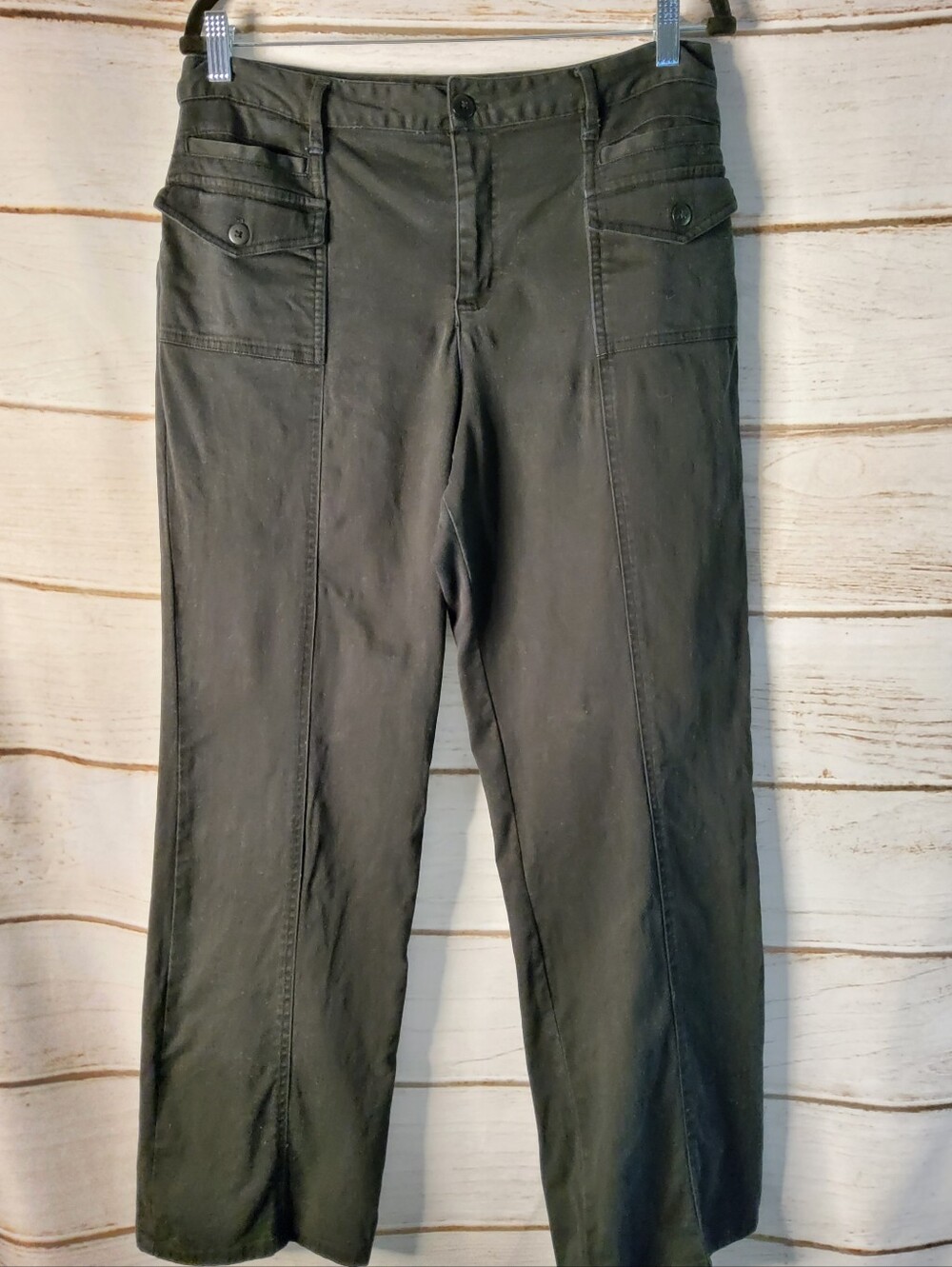 Classic Straight-Leg Cargo Trousers in Black
